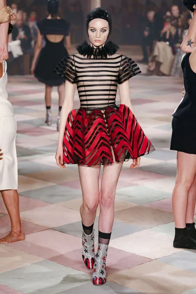 Look 4